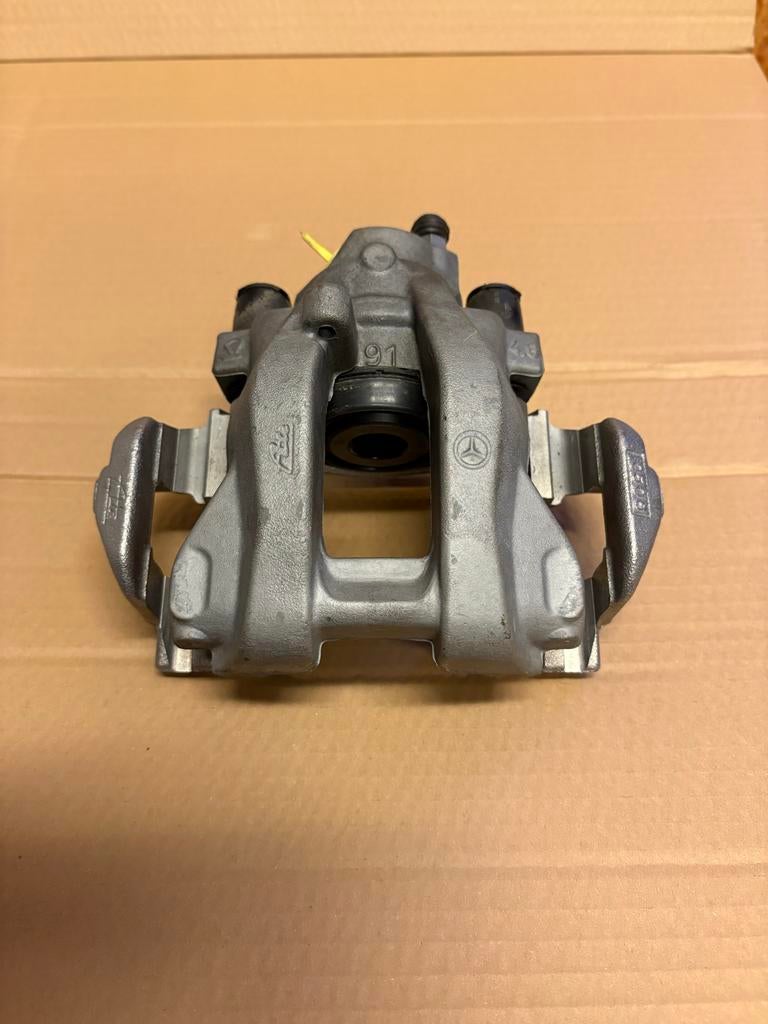 Mercedes remklauw rechts achter a2124230381, Ophalen of Verzenden, Gebruikt, Mercedes-Benz