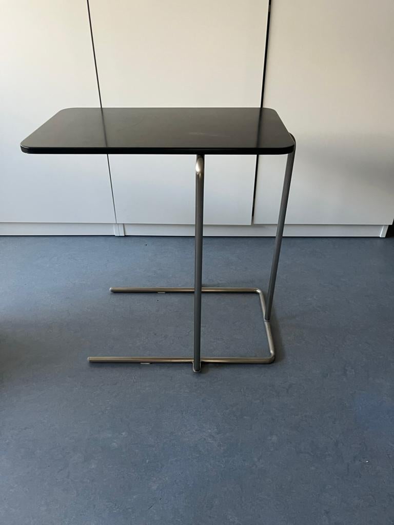 IKEA RIAN bijzettafel - Zwart met metaal, 45 tot 60 cm, Minder dan 55 cm, Gebruikt, Metaal of Aluminium
