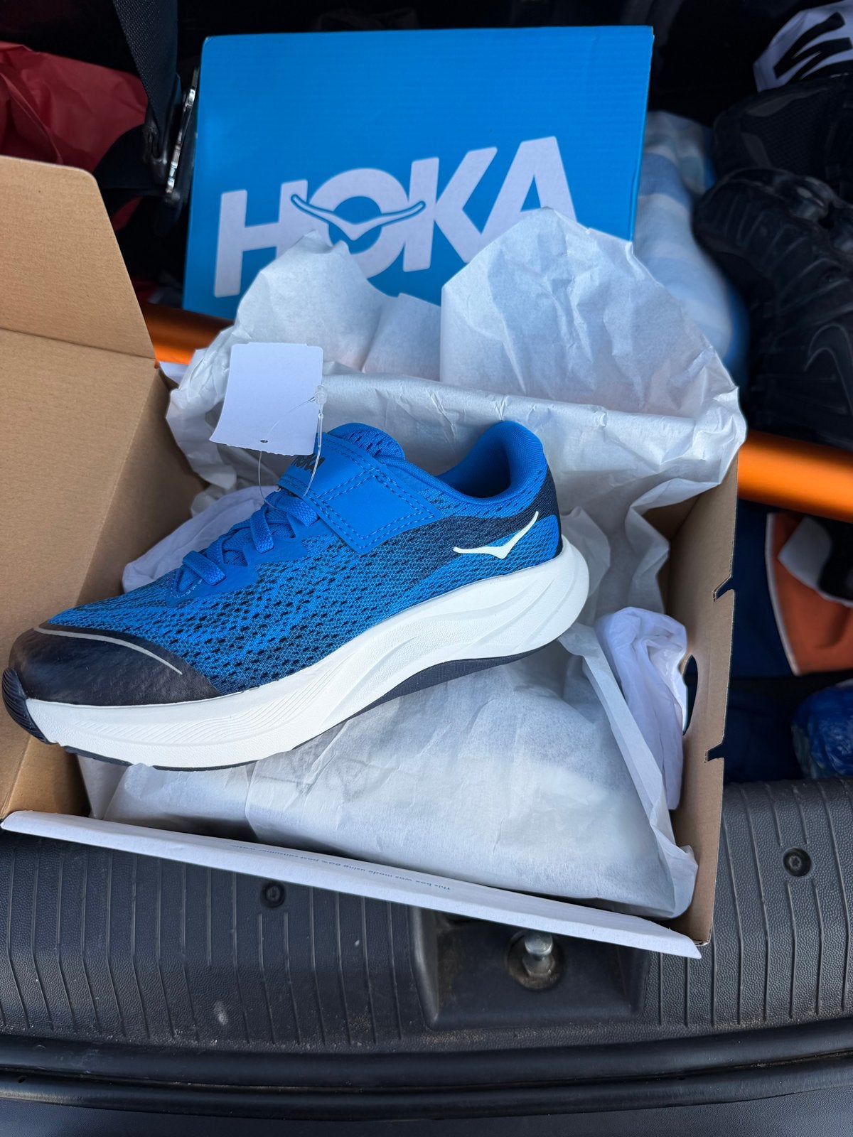 Nieuwe Hoka sportschoenen maat 33 1/3 - ongedragen, Kinderen en Baby's, Kinderkleding | Schoenen en Sokken, Ophalen of Verzenden