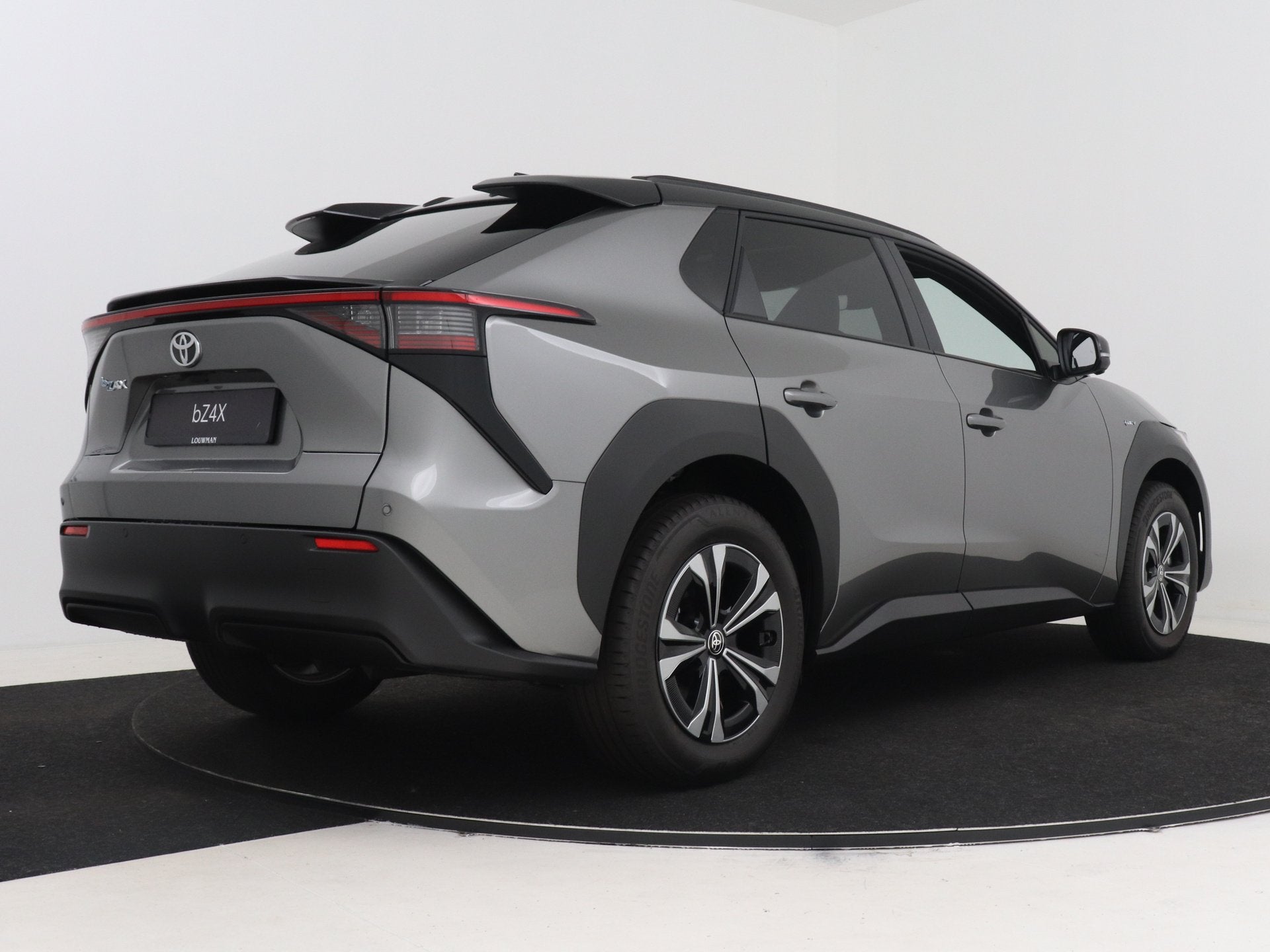 Toyota Bz4x Dynamic 71 kWh | BTW voertuig | Panoramadak | Do, 12 maanden, 1885 kg, 33 min, Origineel Nederlands