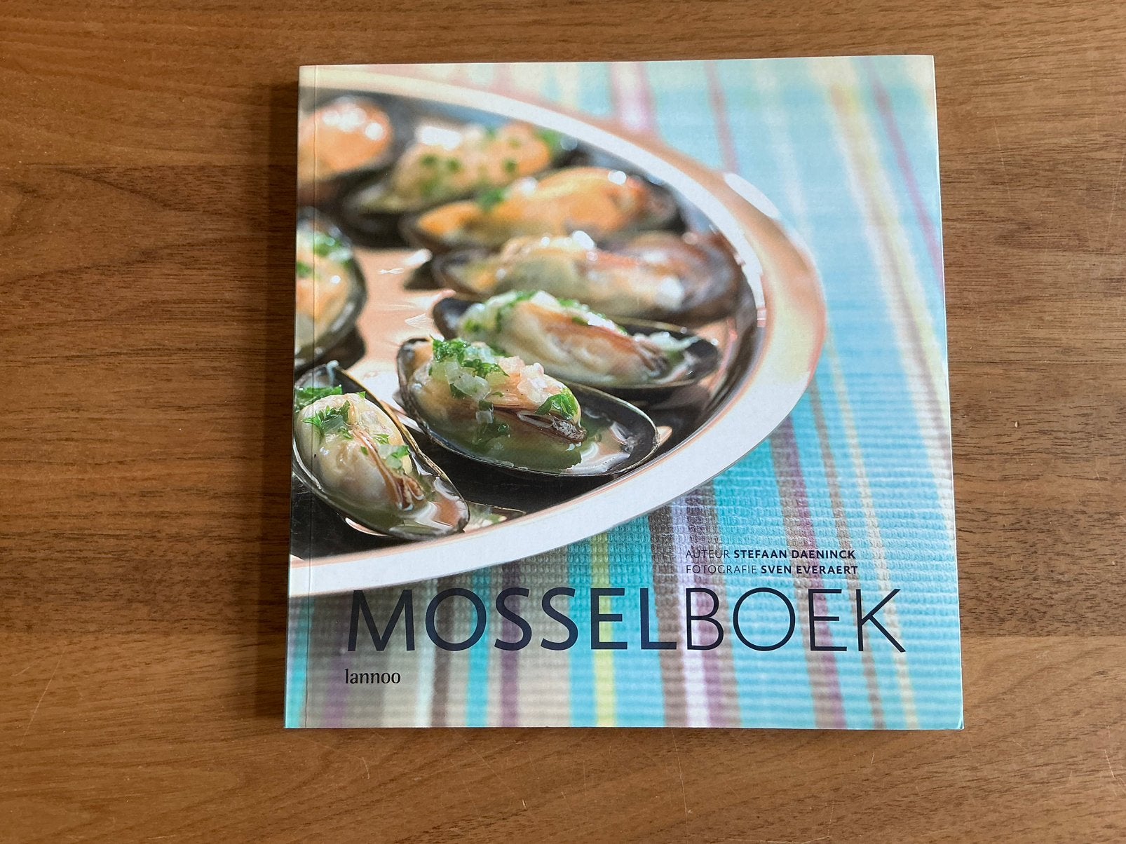 Mosselboek - Stefaan Daeninck - mosselen, Ophalen of Verzenden, Zo goed als nieuw