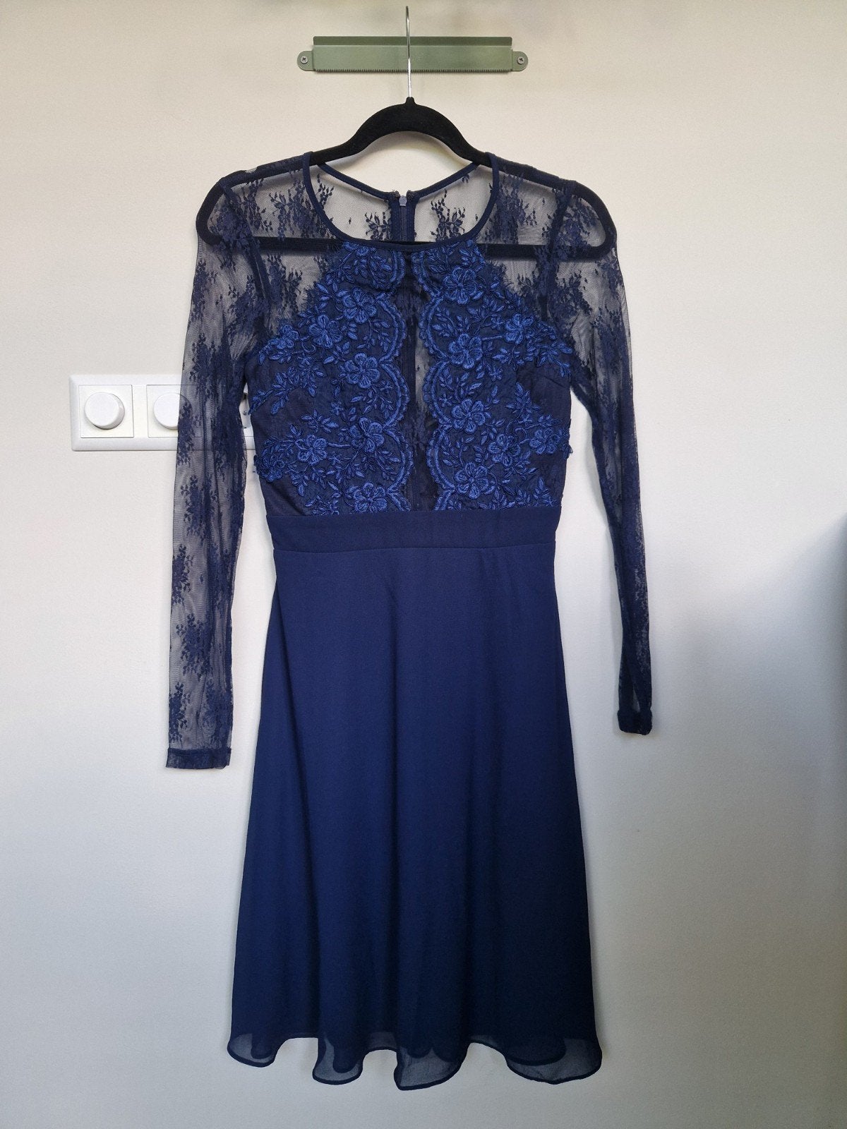 Nelly Eve Jurk Maat 34 met Kant en Lange Mouwen, Kleding | Dames, Blauw, Ophalen of Verzenden, Zo goed als nieuw, Knielengte