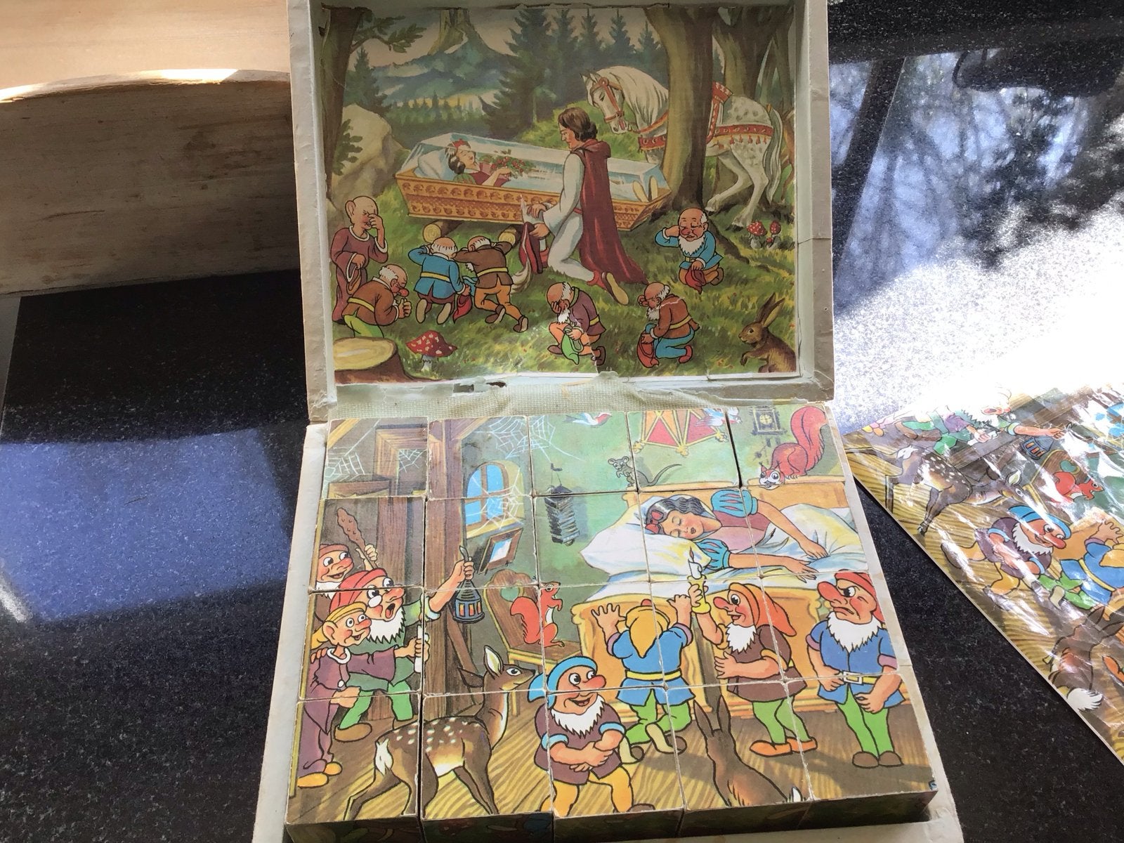 Vintage blokken puzzel Sneeuwwitje - Made in Czechoslovakia, Gebruikt, 10 tot 50 stukjes, Ophalen of Verzenden, Van hout