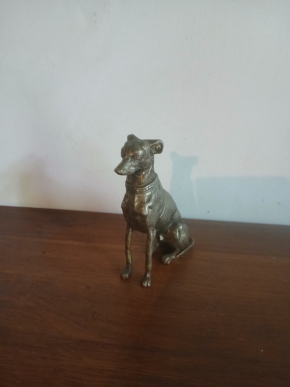 Bronzen beeldje van een hond, Minder dan 20 cm, Ophalen of Verzenden, Beeld, Gepatineerd