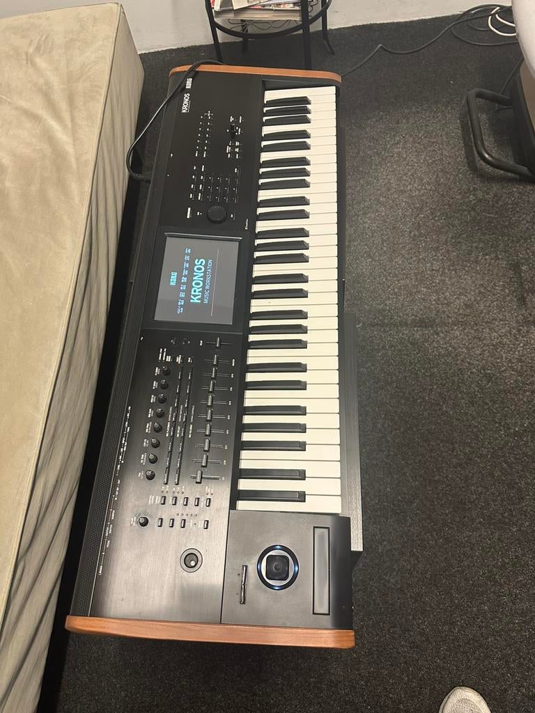 Korg Kronos 2, Muziek en Instrumenten, Ophalen, Zo goed als nieuw, 61 toetsen, Korg