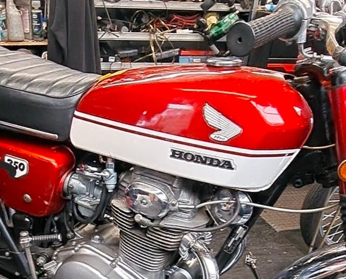 honda cb 350 tank gezocht, Motoren, Ophalen of Verzenden