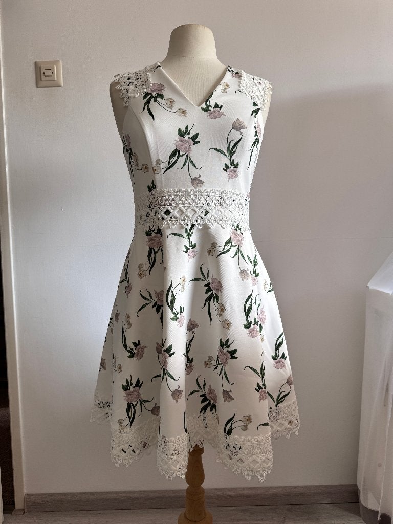 Ted Baker jurk maat 38 met gratis bijpassend jasje, Kleding | Dames, Maat 38/40 (M), Meerkleurig, Ophalen of Verzenden, Zo goed als nieuw