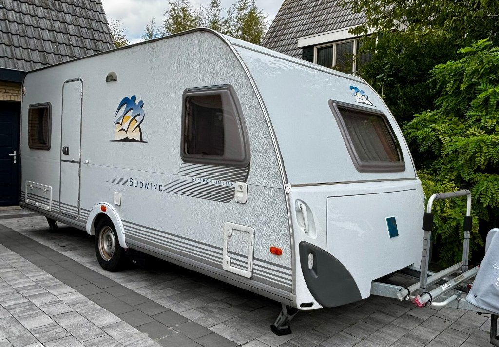 Knaus Südwind 500 FU NL-Premium (2008) Incl. (Luifel)Tenten, Rondzit, 5 tot 6 meter, Knaus, Tot en met 4