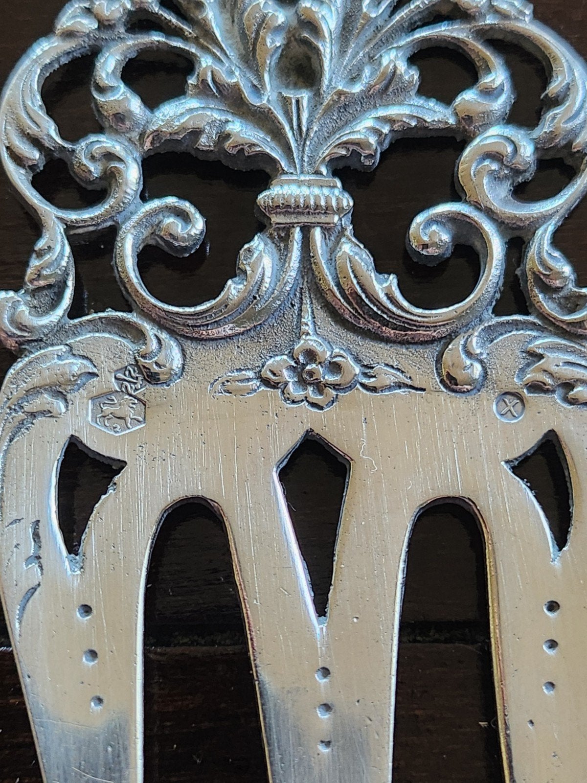 Antieke zilveren haarspeld met sierlijk decor, Ophalen of Verzenden