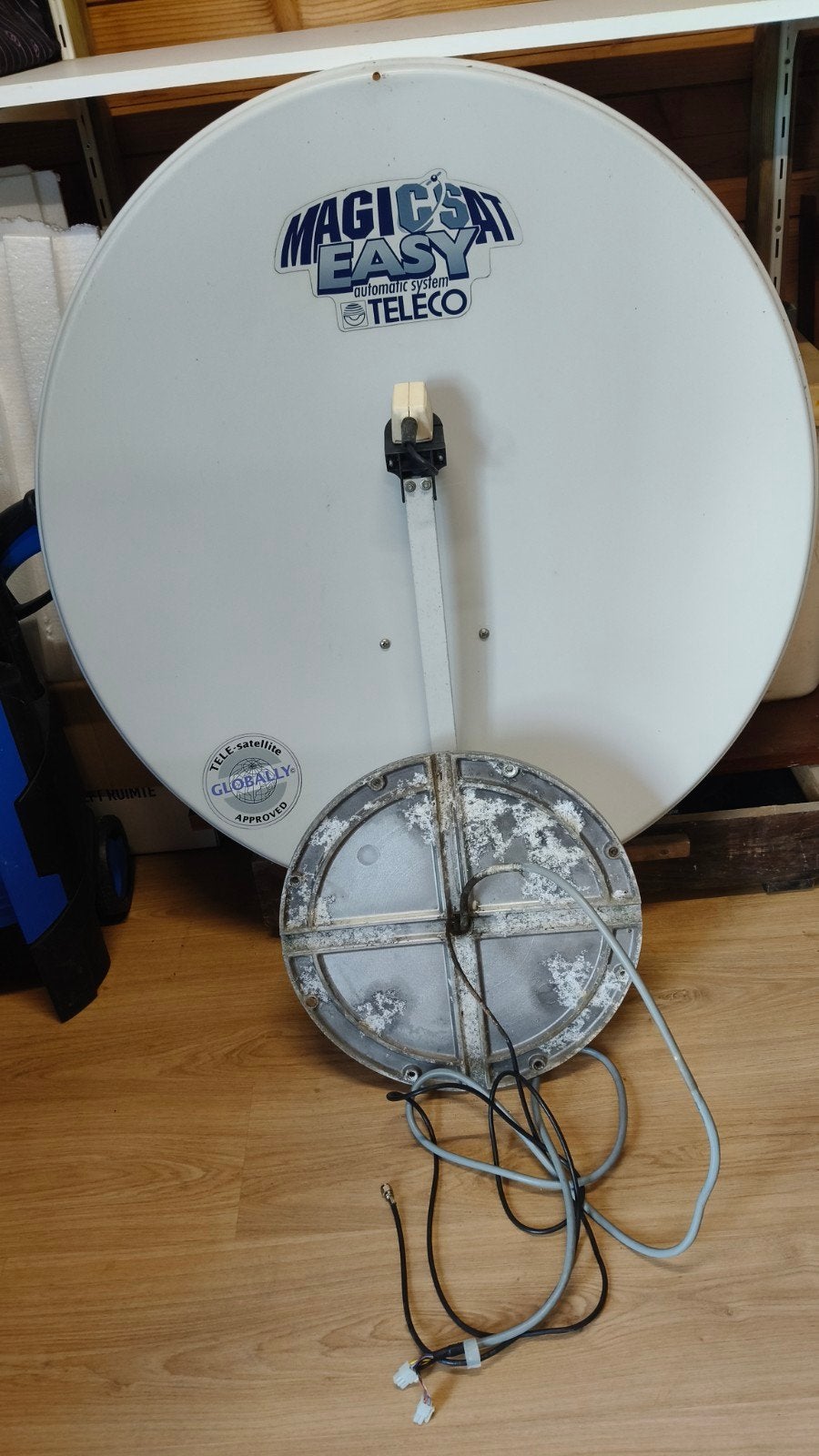 Teleco sateliet schotel 85cm, Ophalen