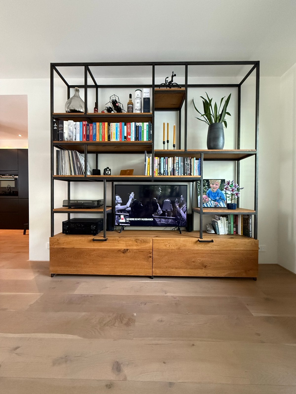 Industriële boekenkast/tv-meubel van eikenhout en metaal, Ophalen, 200 cm of meer, 150 tot 200 cm, Eikenhout