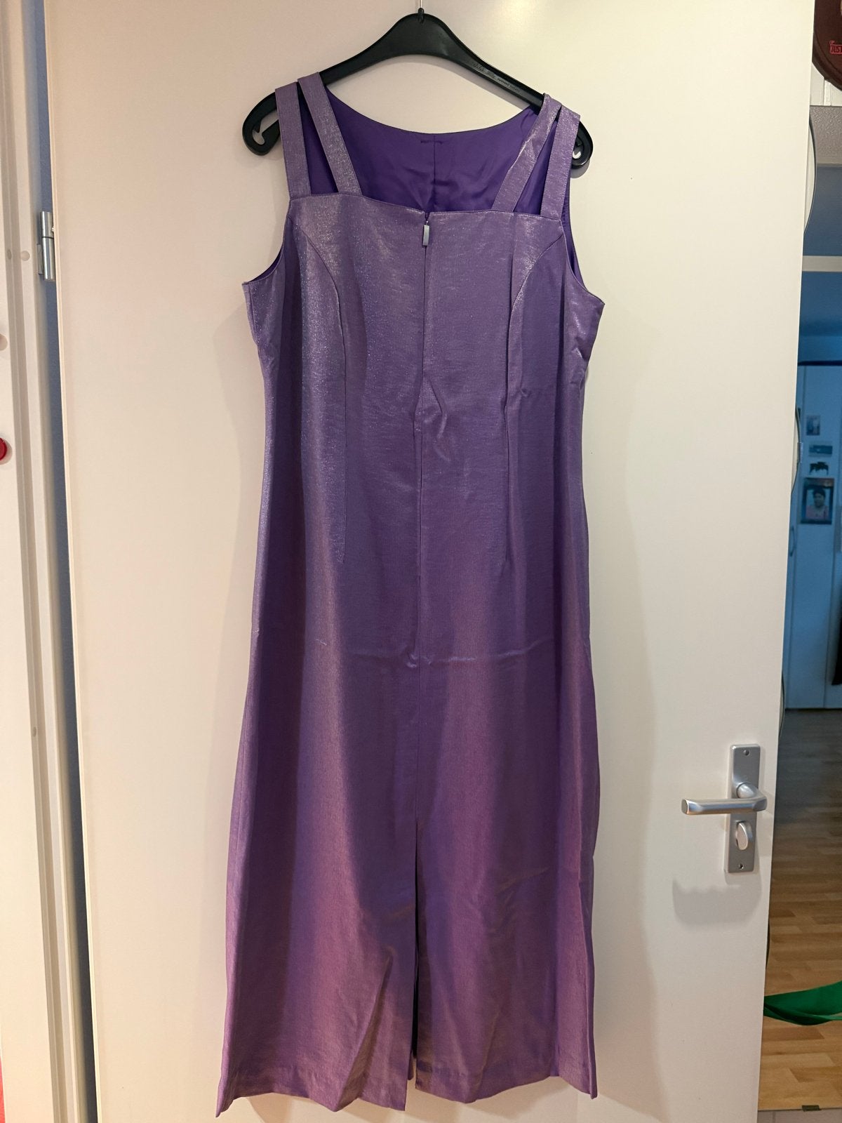Nieuwe paarse damesjurk (MS) - Mt.42. Nooit gedragen, Ophalen of Verzenden, Nieuw, Paars, Onder de knie