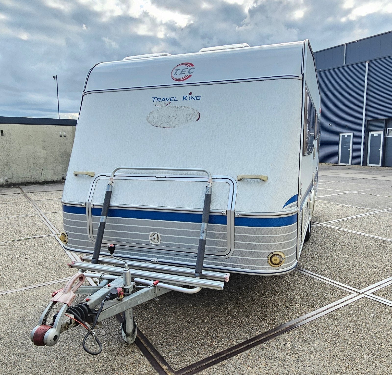 Foto 3 van T.E.C. Travel King 490 K1 | 2003 | Mover | Omnistor Cassette