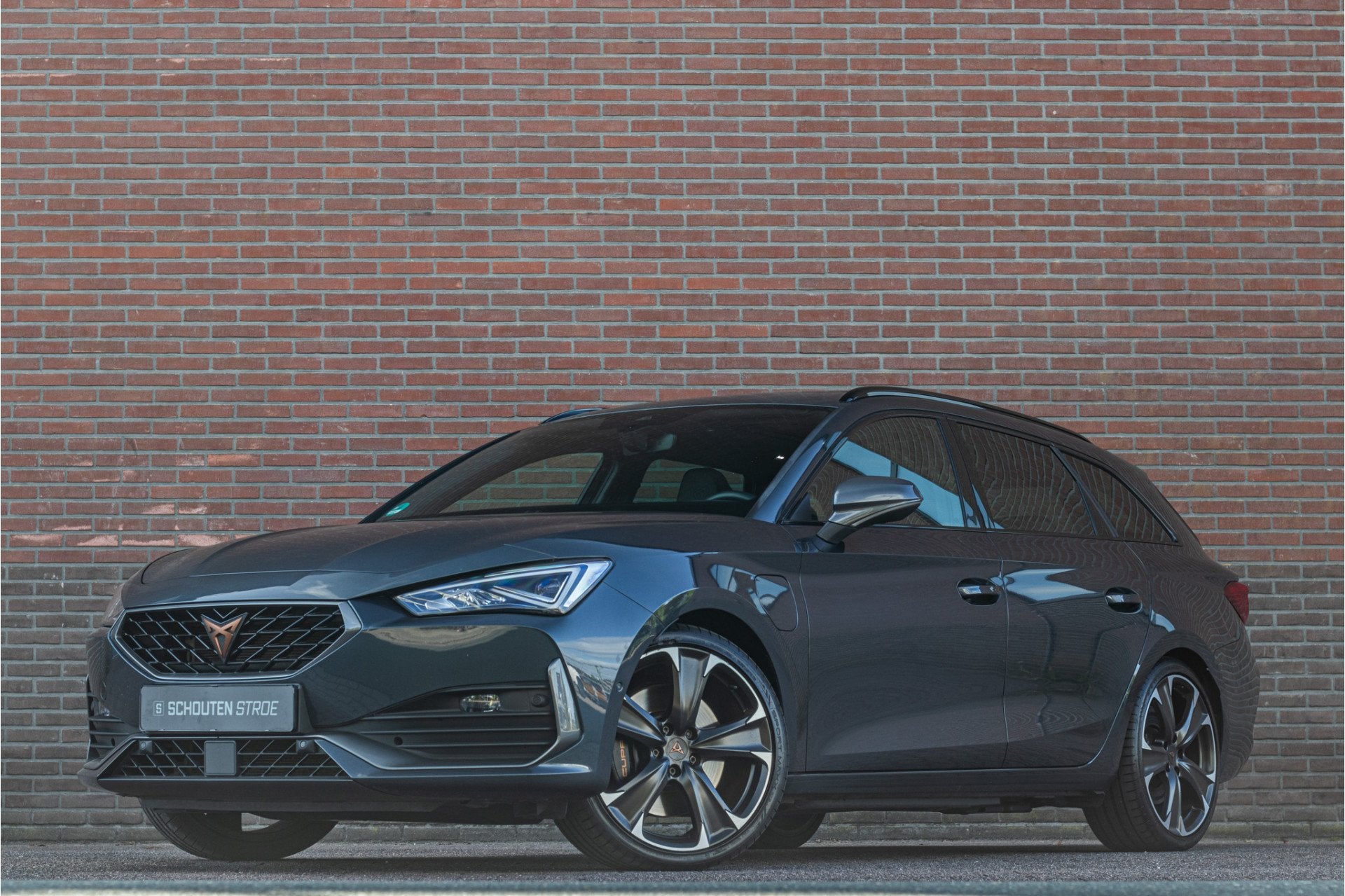 CUPRA Leon 1.4 e-Hybrid 245pk VZ, Panoramadak, Carplay, Stoe, 77 km/l, Gebruikt, Zwart, 4 cilinders