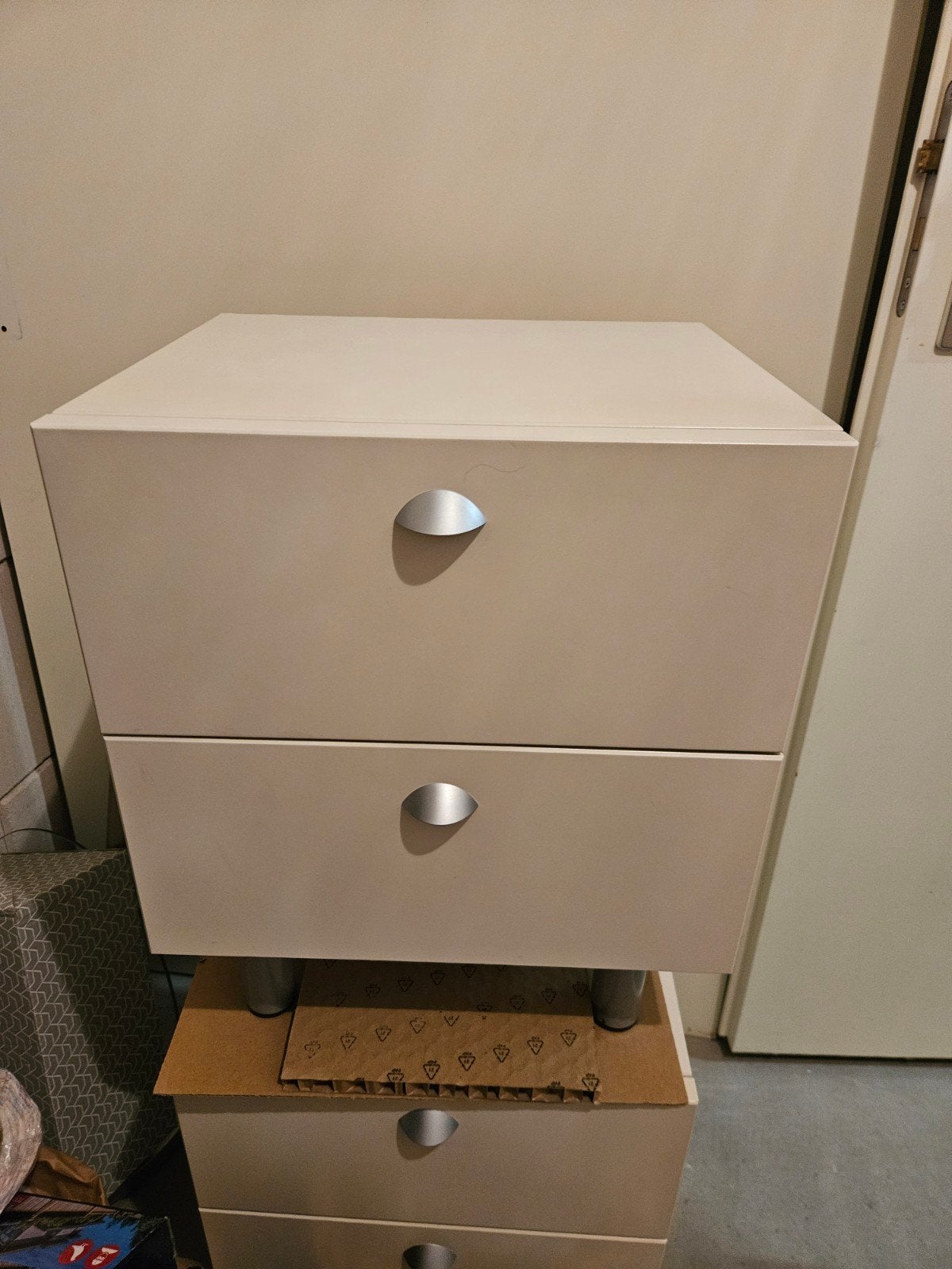 2 Nachtkastjes, Ophalen, Minder dan 50 cm, 1 of 2 laden, Zo goed als nieuw