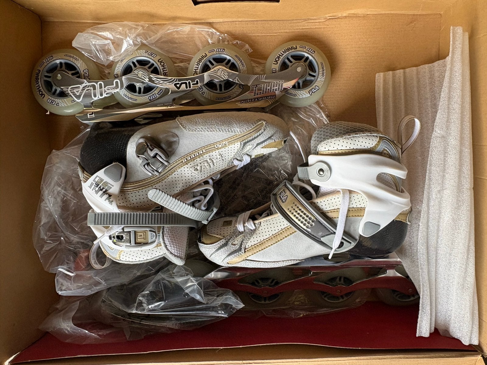 Nieuwe Fila Skates/Skeelers met beschermers - Nieuwprijs 300, Verzenden, Nieuw, Inline skates 4 wielen, Overige merken