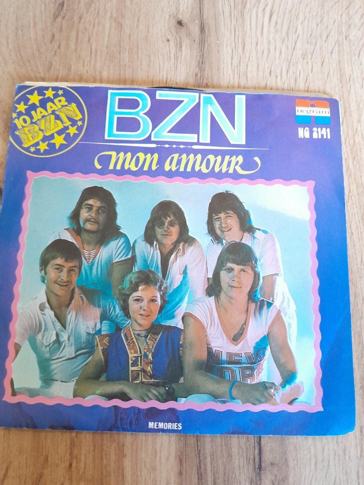 BZN 7 inch mon amour, Ophalen of Verzenden, Zo goed als nieuw, Pop