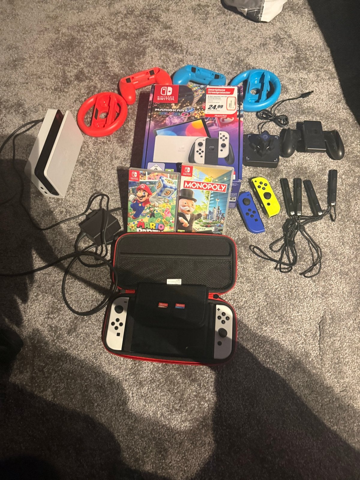 Nintendo Switch OLED met games en accessoires, Spelcomputers en Games, Switch OLED, Met games, Ophalen of Verzenden, Zo goed als nieuw