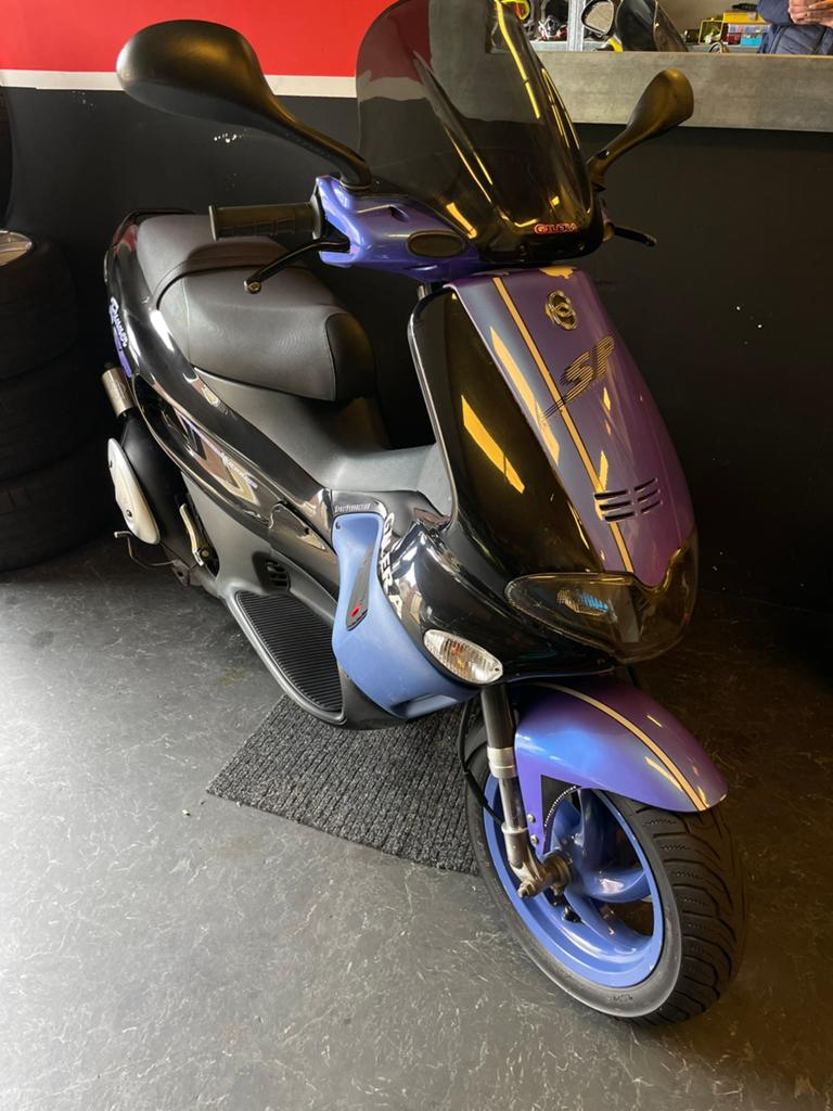 nette gilera runner 70cc brom, Fietsen en Brommers, Ophalen, Zo goed als nieuw, Cilinder, Piaggio