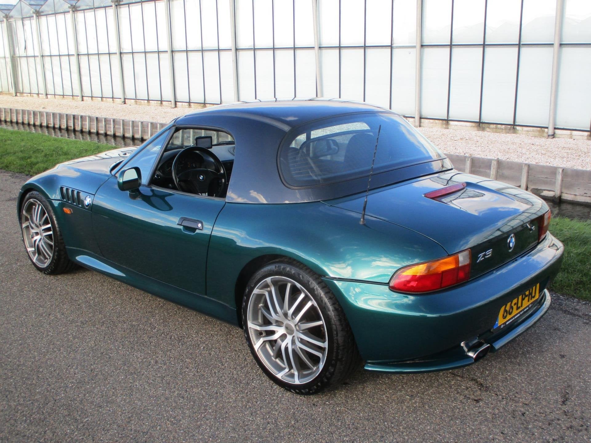 Foto 13 van BMW Z3 Roadster 1.8 met Hard en Softtop