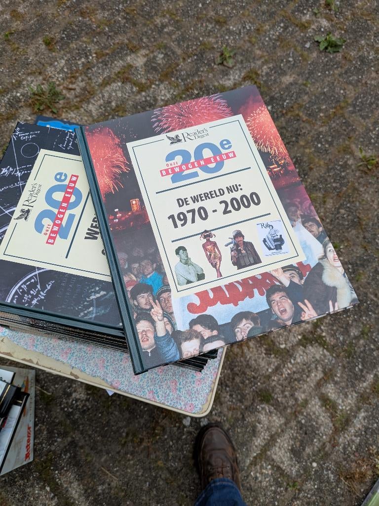 Readers Digest Bewogen 20 ste eeuw, Ophalen, Gelezen, Overige gebieden