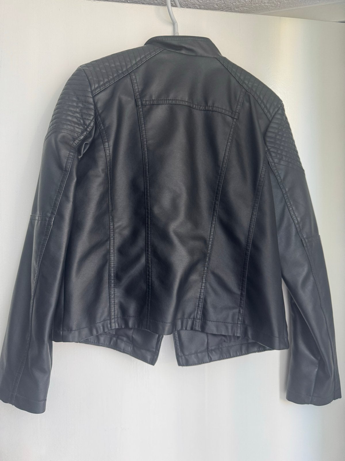 Zwart bikerjack - Zo goed als nieuw, Ophalen of Verzenden, Zo goed als nieuw, Maat 38/40 (M), Zwart