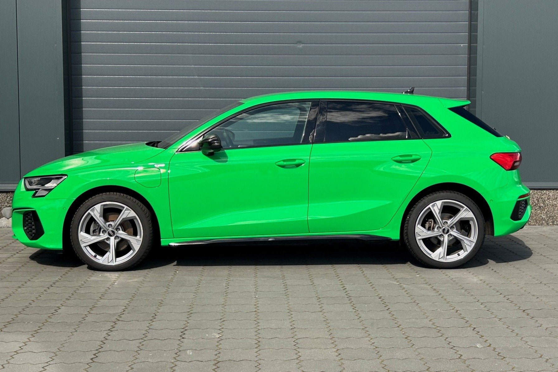 Audi A3 Sportback 40 TFSIe 204pk S-Line Competition 18" KEYL, Gebruikt, Zwart, 4 cilinders, Leder en Stof