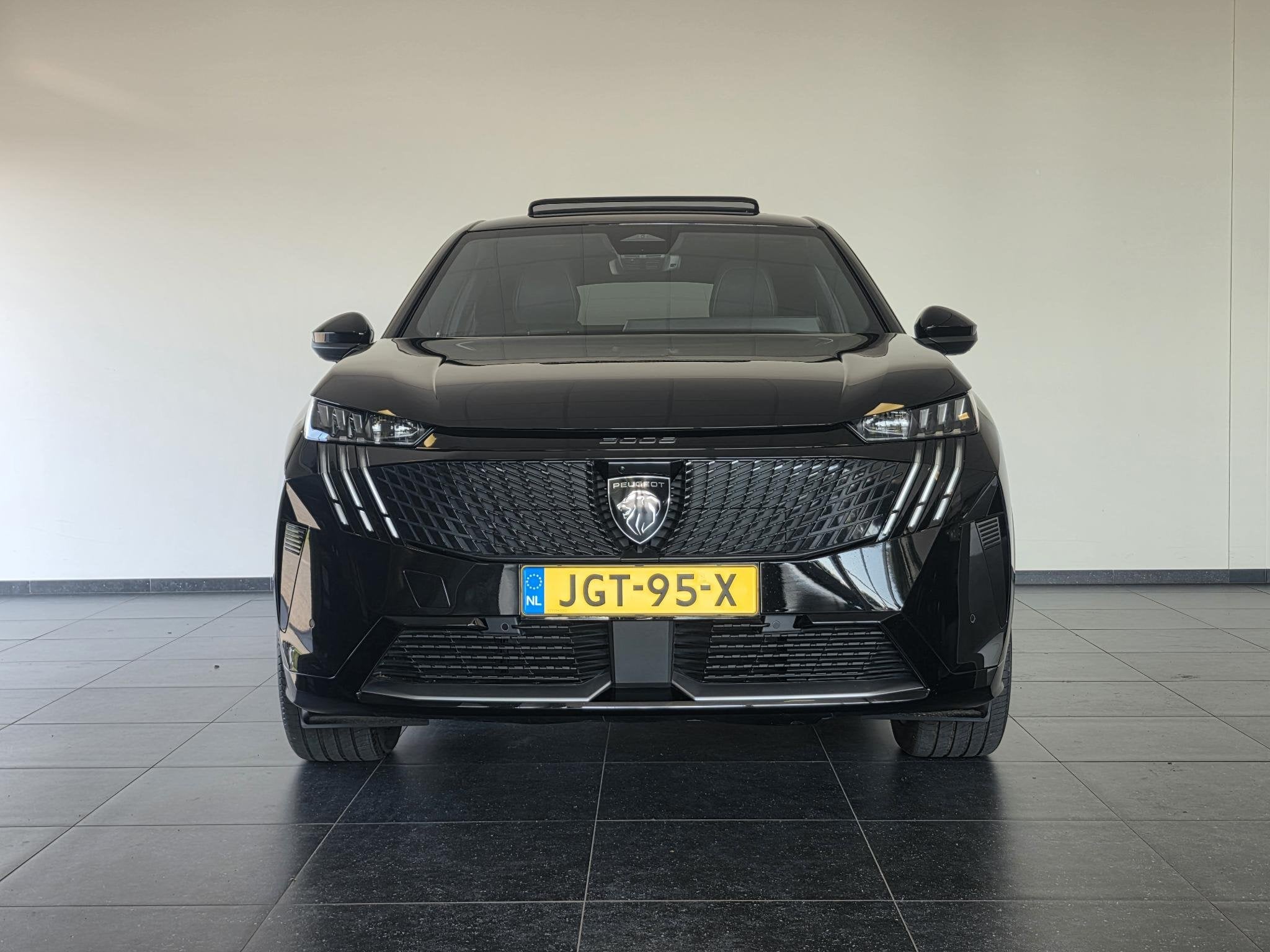 Peugeot e-3008 Launch Edition 325 Dual Motor 73 kWh | Warmte, Auto's, Automaat, Gebruikt, Zwart, Vierwielaandrijving