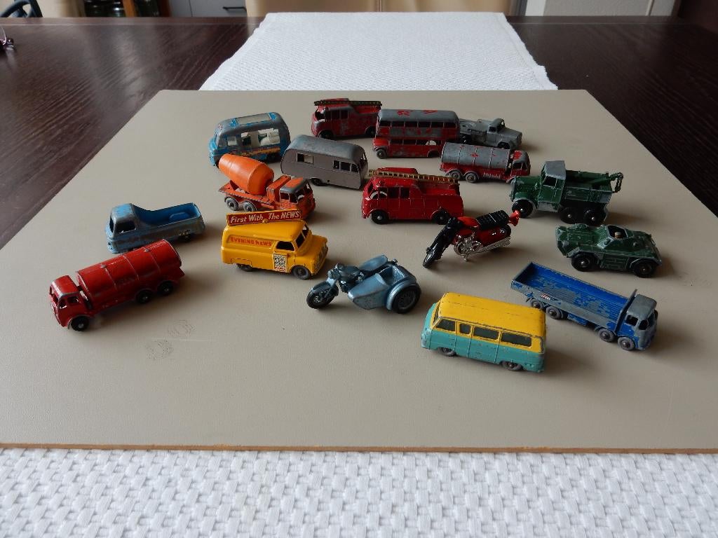 LESNEY 17 STUKS uit de jaren 50/60, Ophalen of Verzenden, Gebruikt, Auto, Lesney