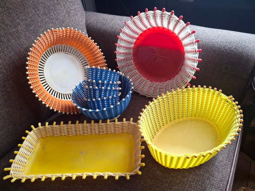 Vintage plastic jaren 70 draad mandjes diverse, Verzamelen, Ophalen of Verzenden, Huis en Inrichting