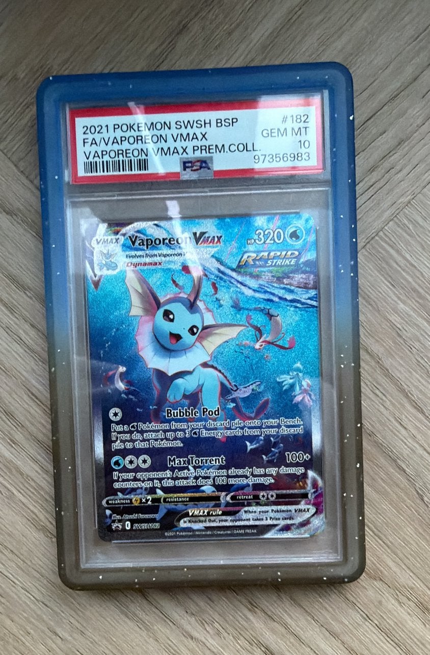 Vaporeon VMAX #SWSH182 PSA 10, Hobby en Vrije tijd, Verzamelkaartspellen | Pokémon, Ophalen of Verzenden, Zo goed als nieuw