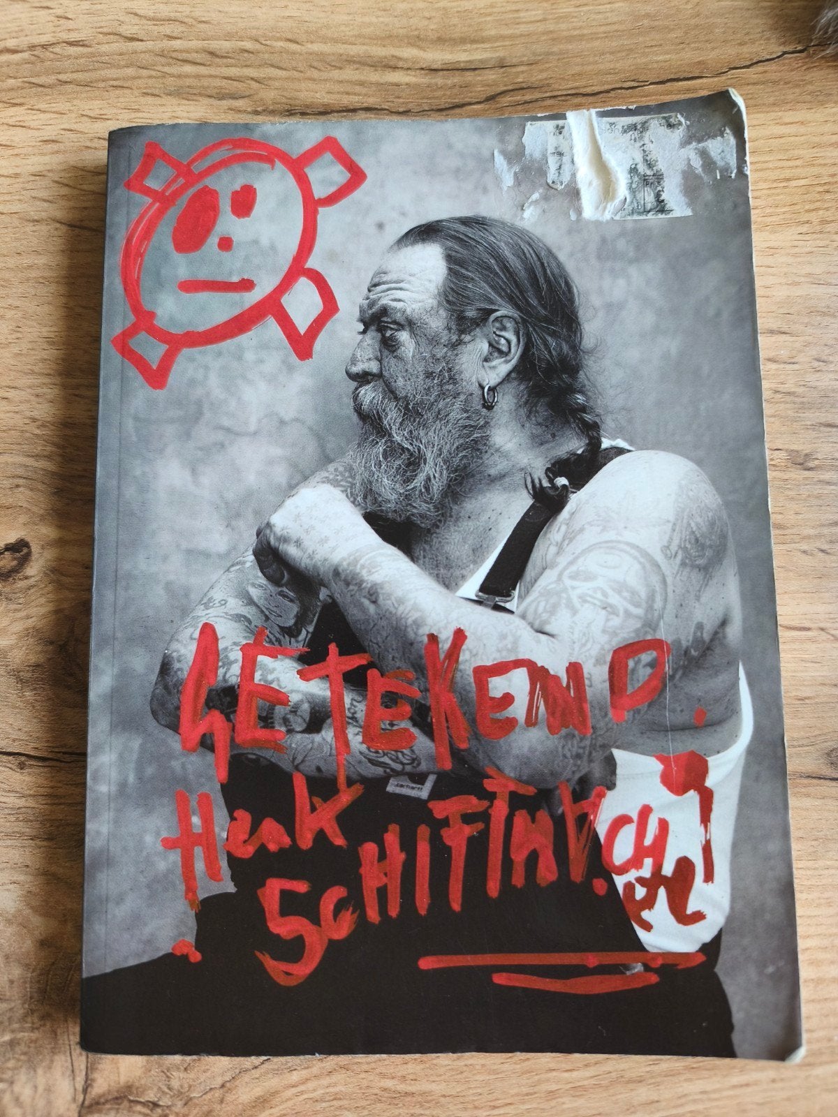 Getekend Henk Schiffmacher - Boek over tatoeages, Ophalen of Verzenden, Gelezen, Henk Schiffmacher