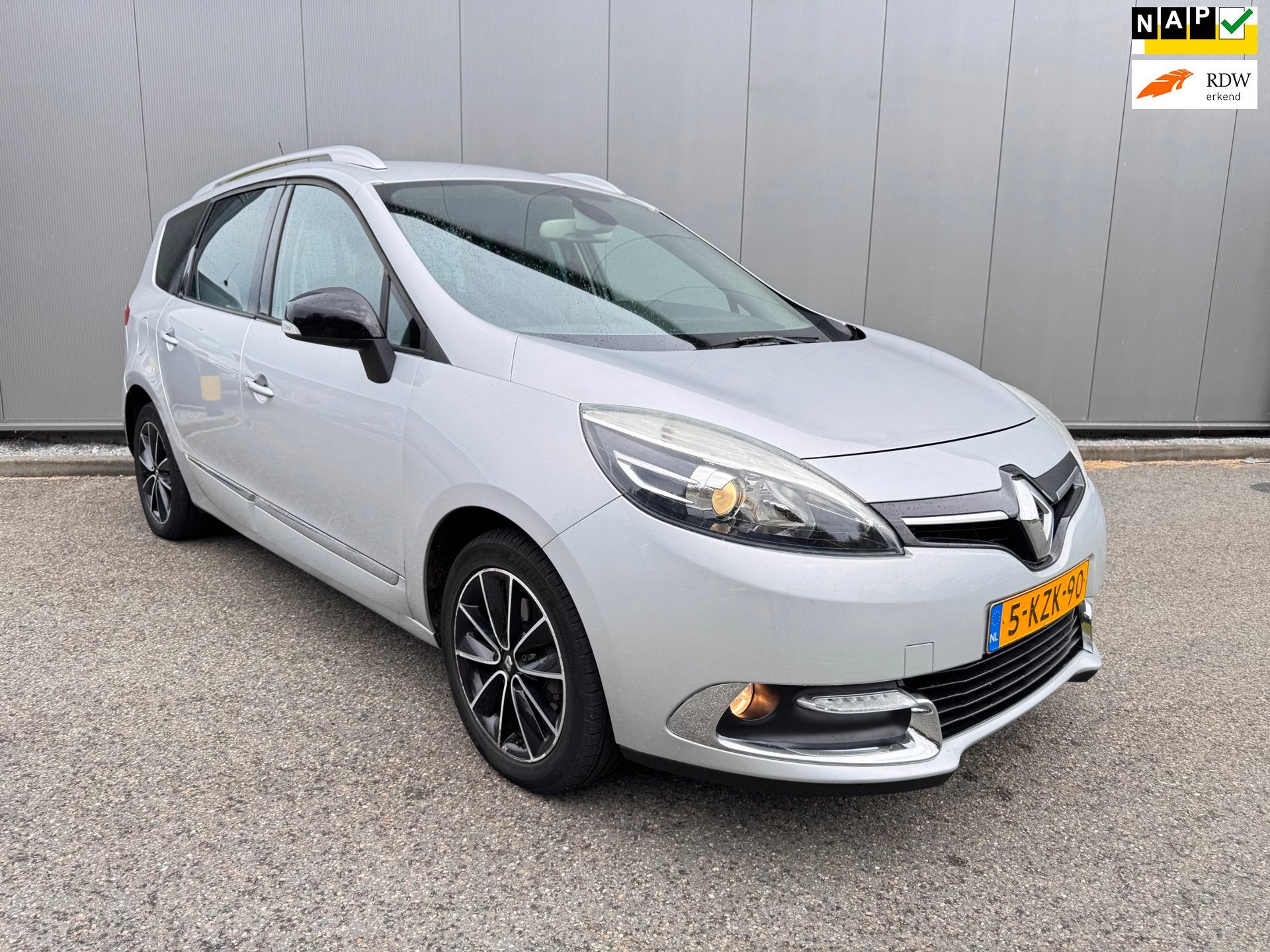 Renault Grand Scénic 1.2 TCe Bose navi clima h leder enz, Auto's, Renault, Voorwielaandrijving, Euro 5, Gebruikt, 4 cilinders