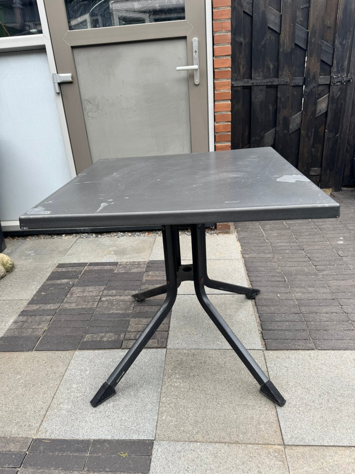 GRATIS Tuintafel 80x80, Ophalen, Zo goed als nieuw, Rechthoekig