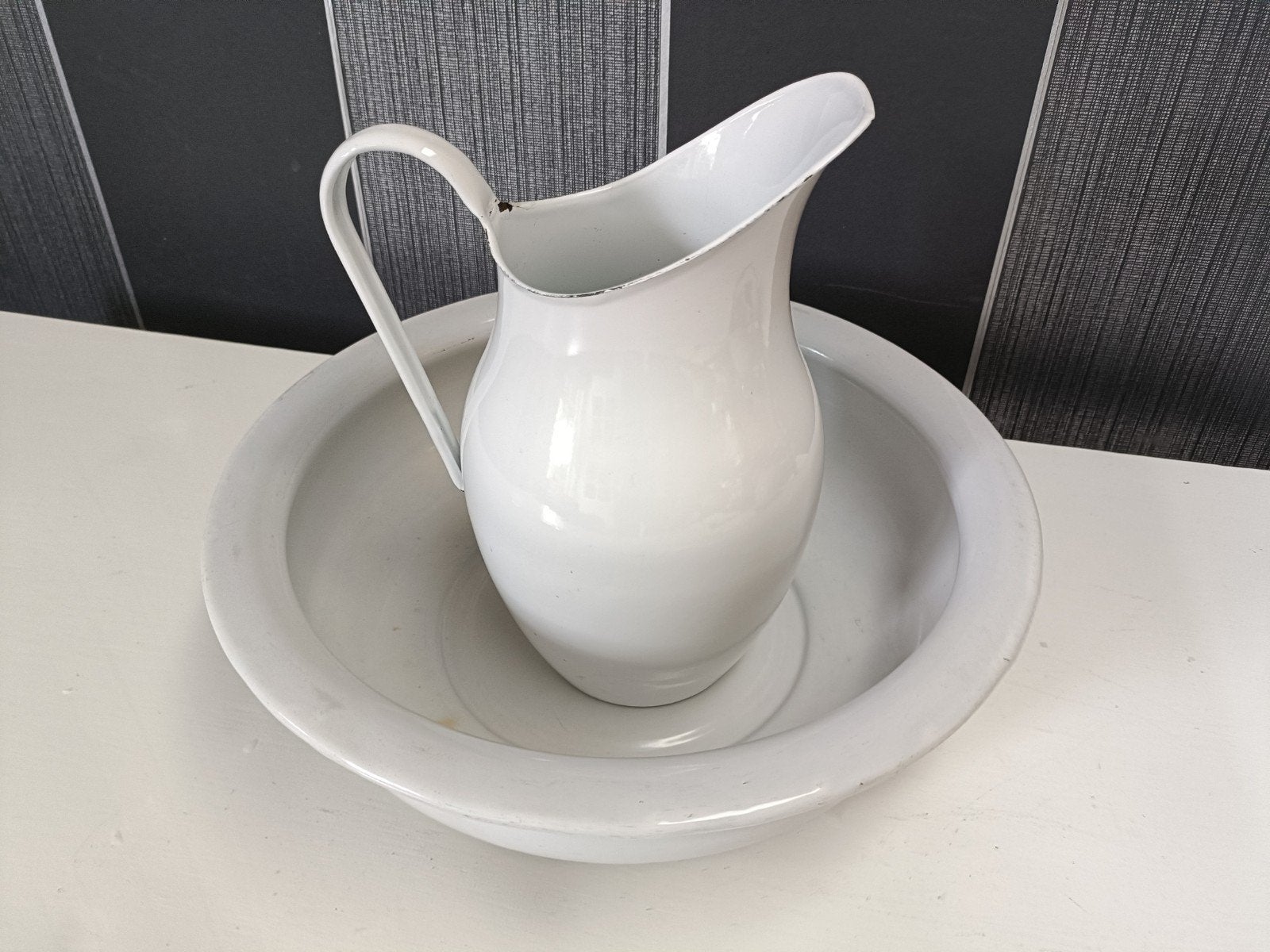 Vintage wit geëmailleerd wasstel: kan en kom, Antiek en Kunst, Ophalen