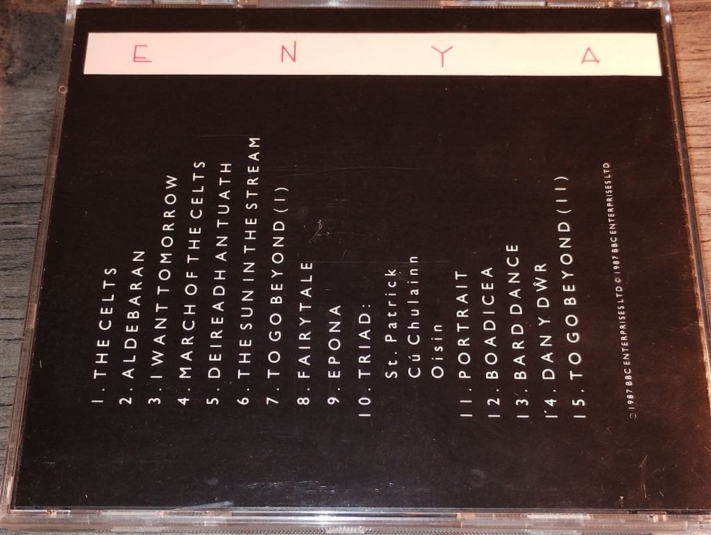 Enya - Enya [NL 1988], Ophalen of Verzenden, Zo goed als nieuw