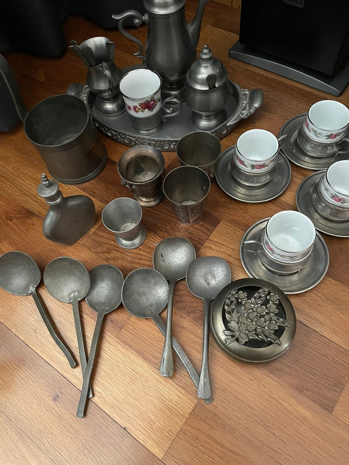 Tinnen servies, Ophalen
