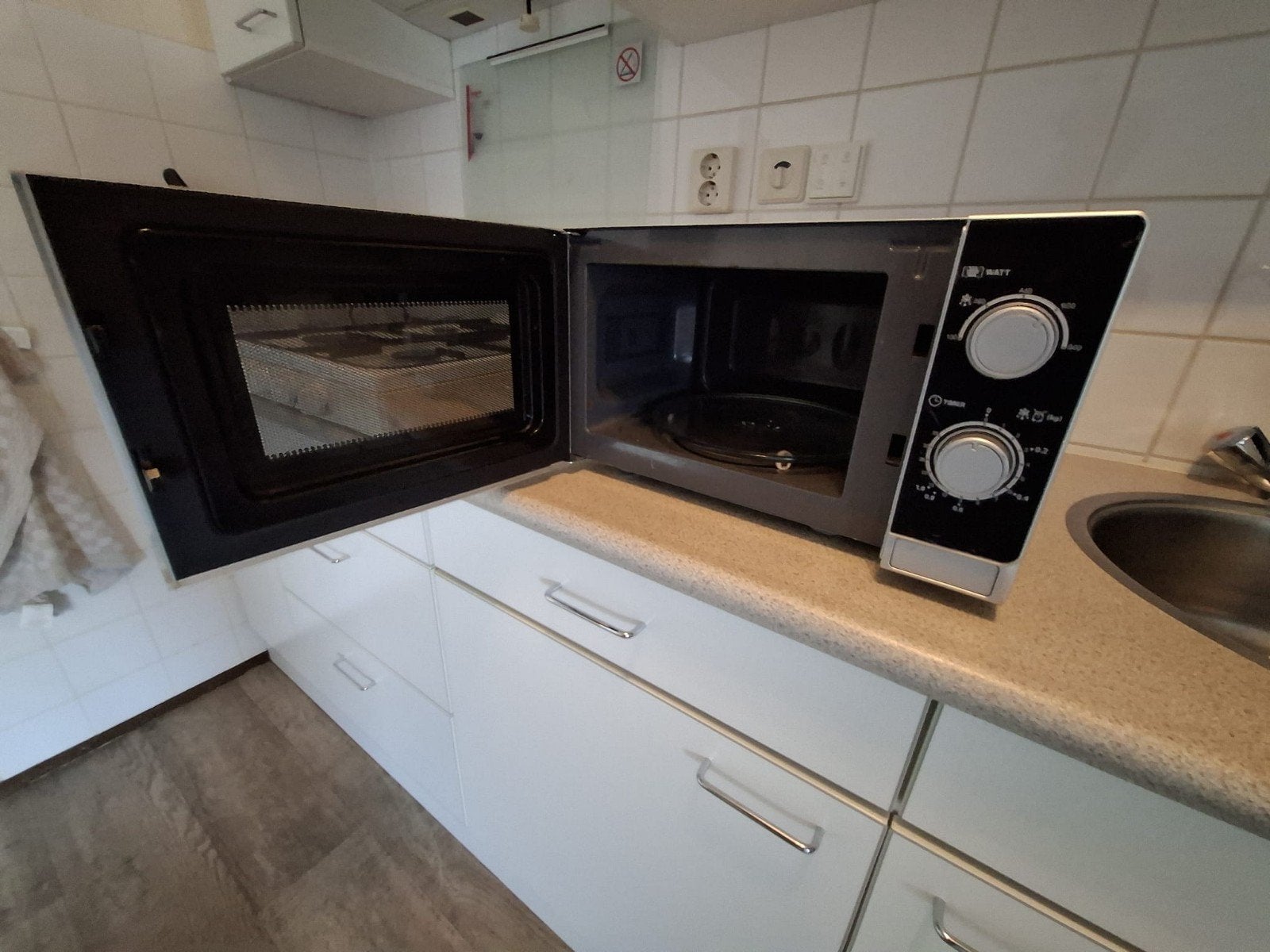 Sharp Vrijstaande Magnetron - Compact en Krachtig, Ophalen, Gebruikt, Minder dan 45 cm, Magnetron