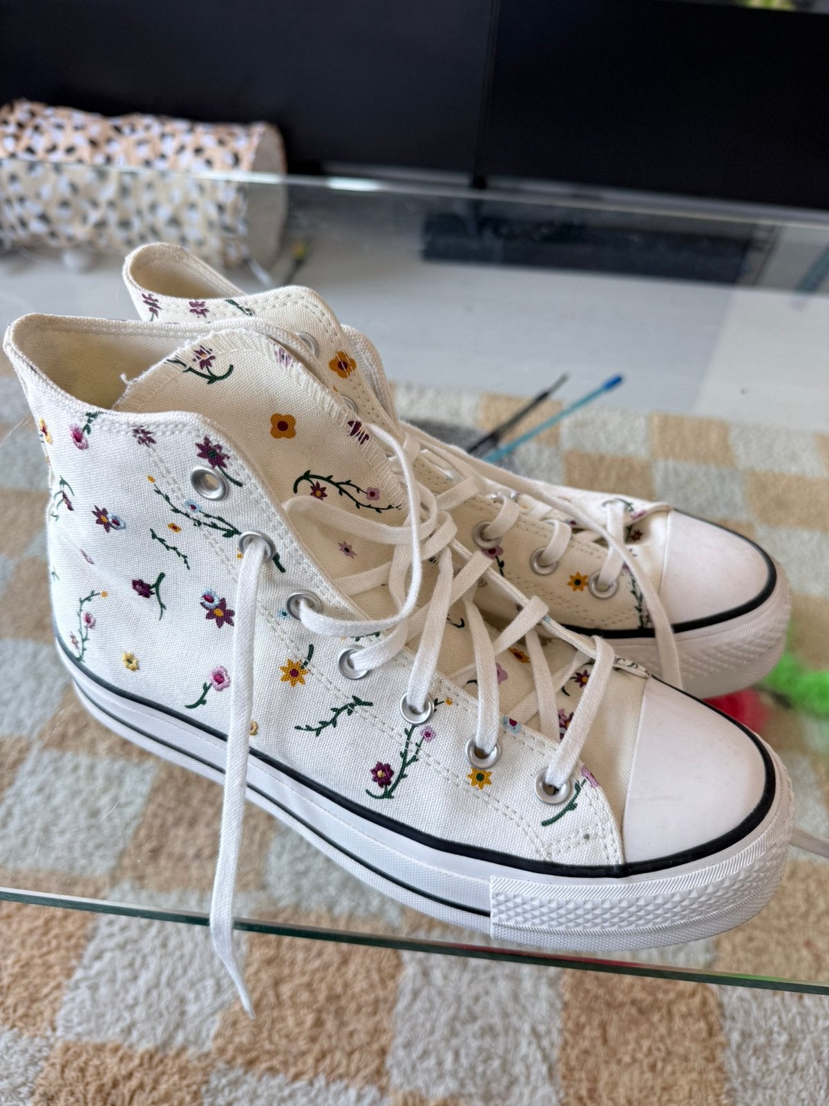 Converse all stars mt 40, Kleding | Dames, Schoenen, Ophalen of Verzenden, Zo goed als nieuw, Beige, Sneakers of Gympen