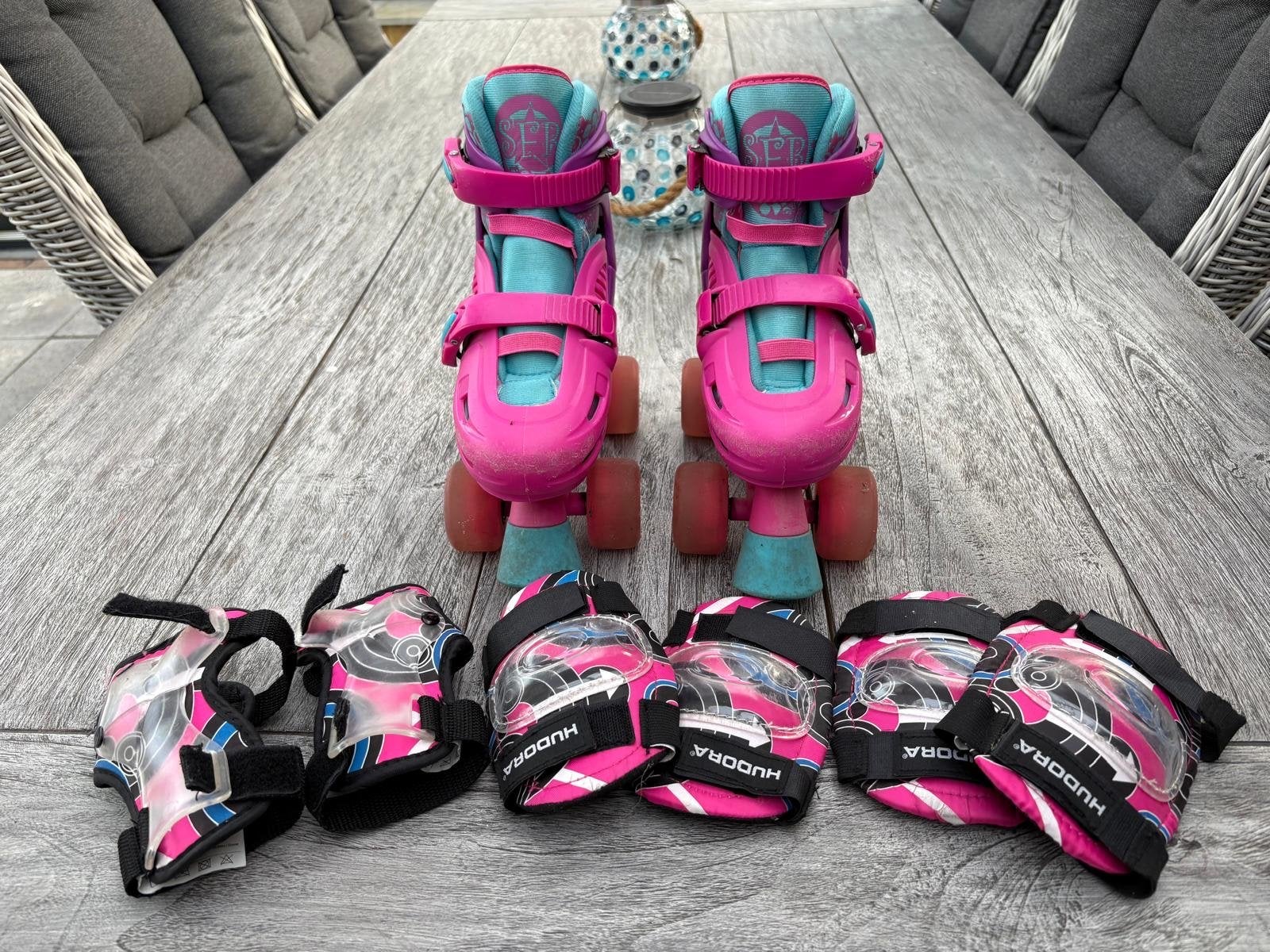 Roze/blauwe verstelbare rolschaatsen met beschermset, Ophalen, Verstelbaar, Gebruikt, Kinderen