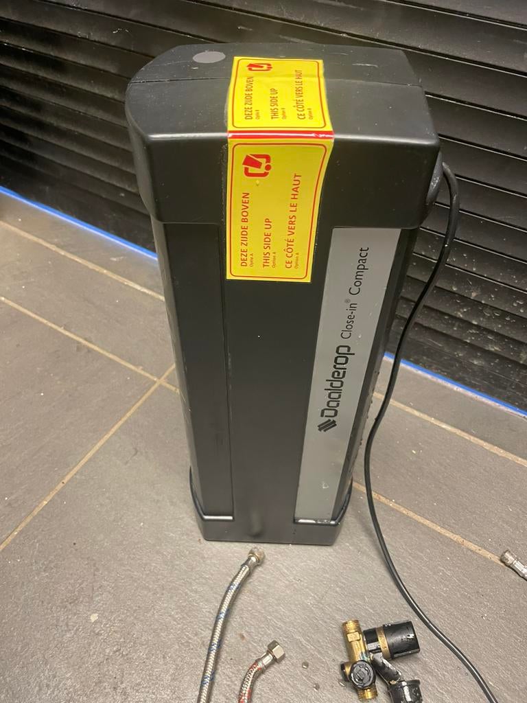 Itho Daalderop Close-in Compact elektrische plintboiler, Minder dan 20 liter, Boiler, Ophalen of Verzenden, Minder dan 3 jaar oud