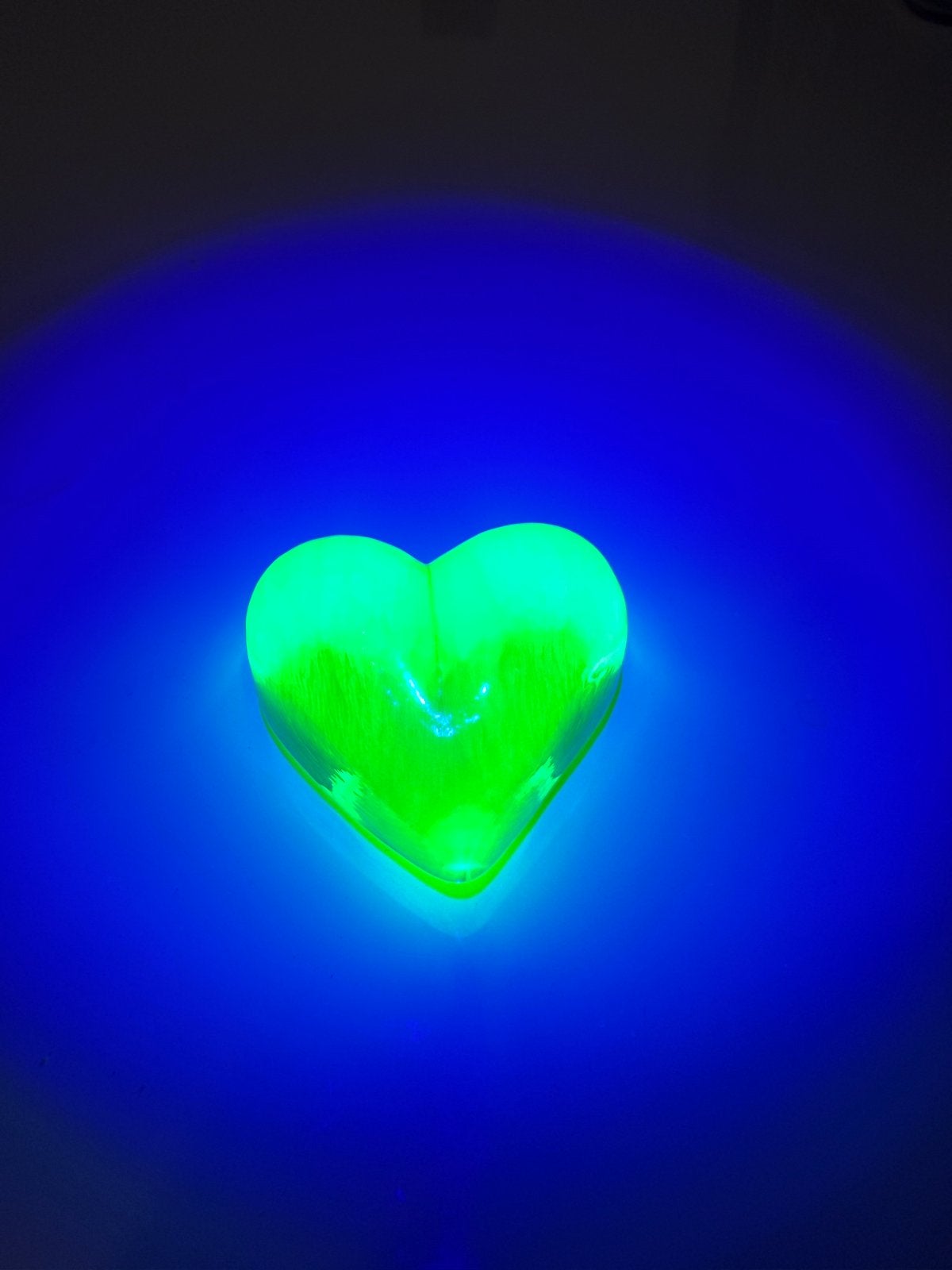 Uranium Glazen Hart, Ophalen of Verzenden