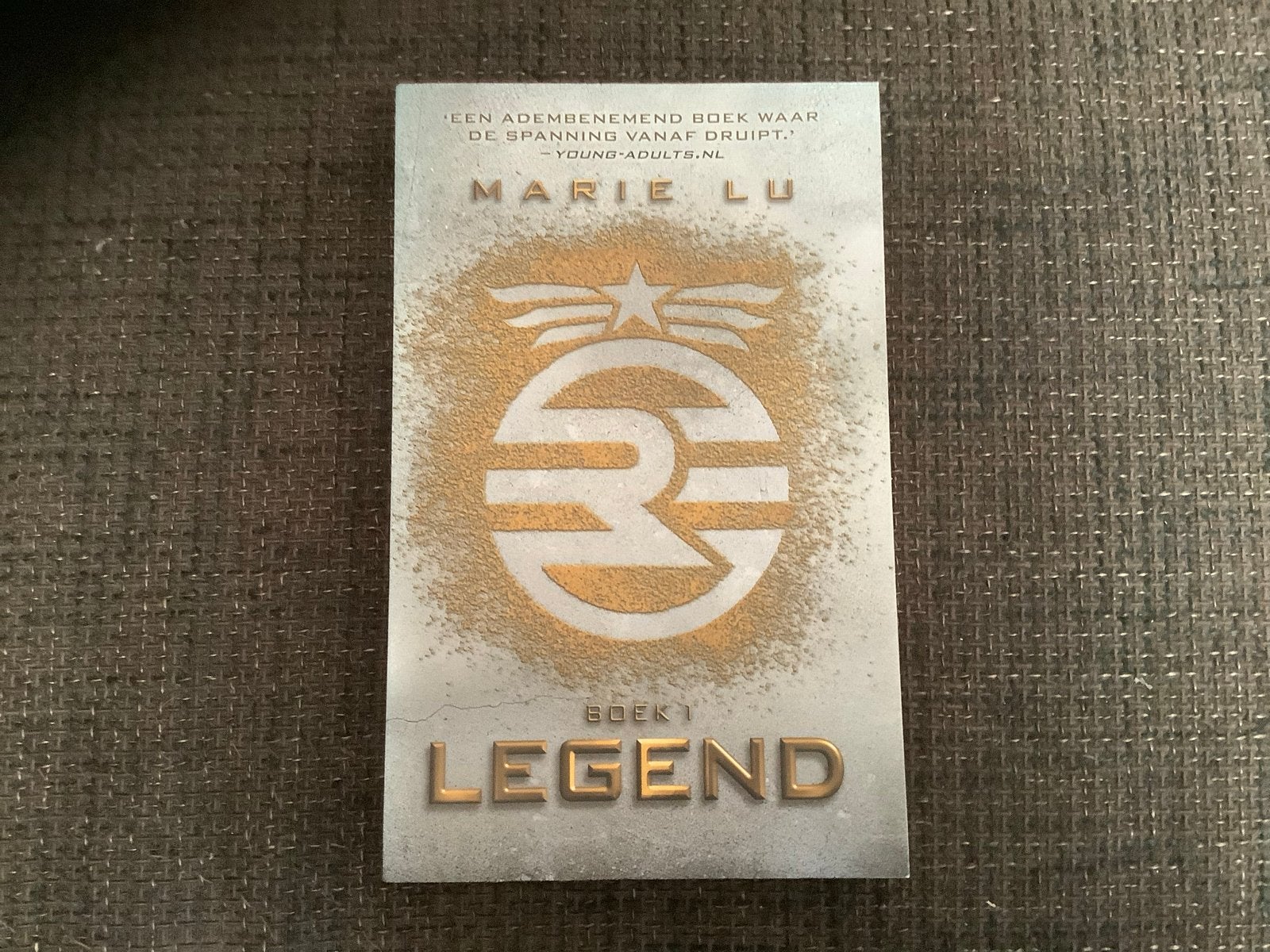 Legend - Marie Lu (Boek 1), Boeken, Ophalen of Verzenden, Zo goed als nieuw, Amerika