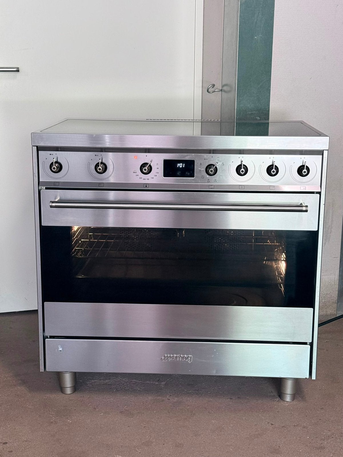Inductie Smeg Fornuis, Witgoed en Apparatuur, Fornuizen, Ophalen, Warmhoudplaat, 60 cm of meer, Zo goed als nieuw