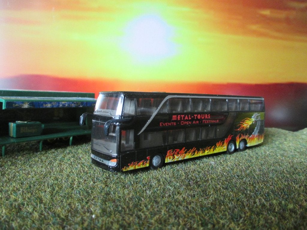 Setra 431 DT - Siku 1:87 Rock Festival METAL TOURS, Ophalen of Verzenden, Zo goed als nieuw, Bus of Vrachtwagen, SIKU