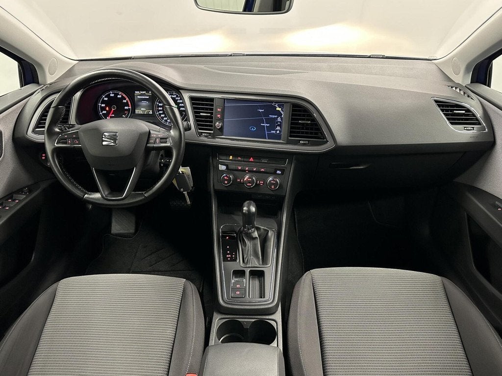 Seat Leon 1.0 EcoTSI Style Business Intense CARPLAY NAVI CRU, Stof, Gebruikt, Euro 6, Met garantie (alle)