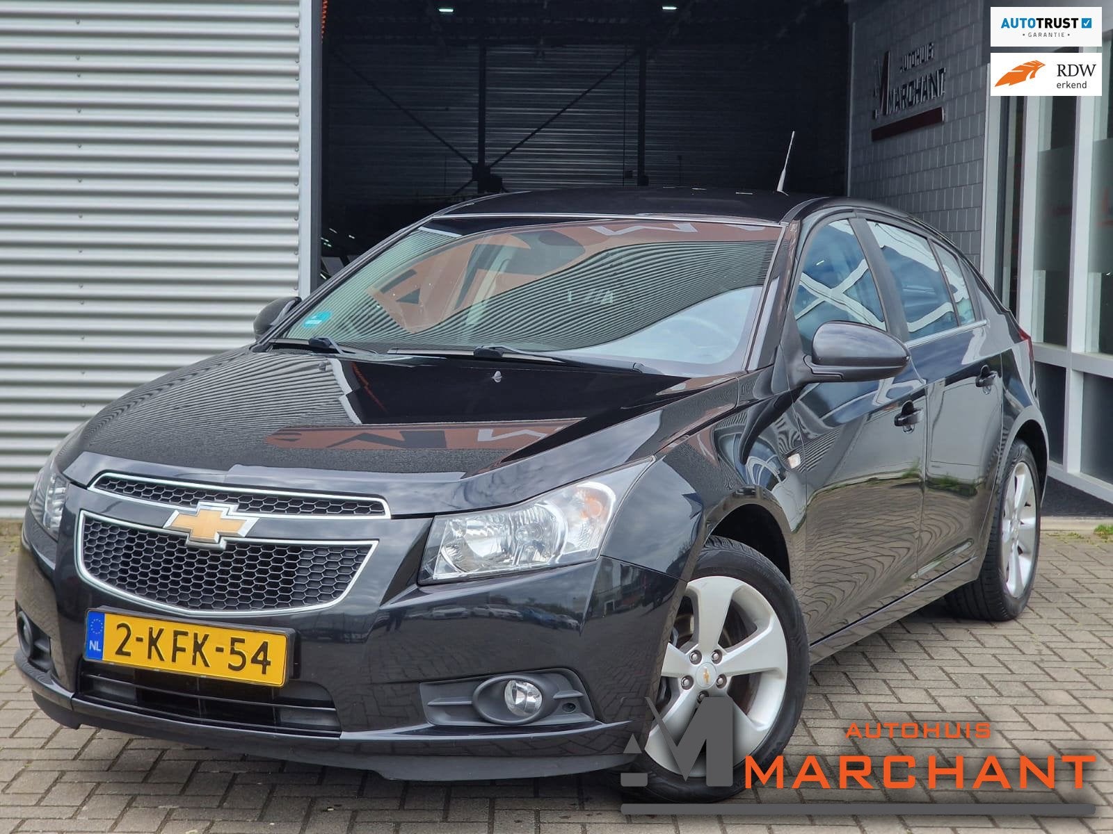 Chevrolet Cruze 1.8 LTZ NAVI|PARKEERSENS|CRUISE|TREKHAAK, Voorwielaandrijving, Euro 5, Gebruikt, Zwart