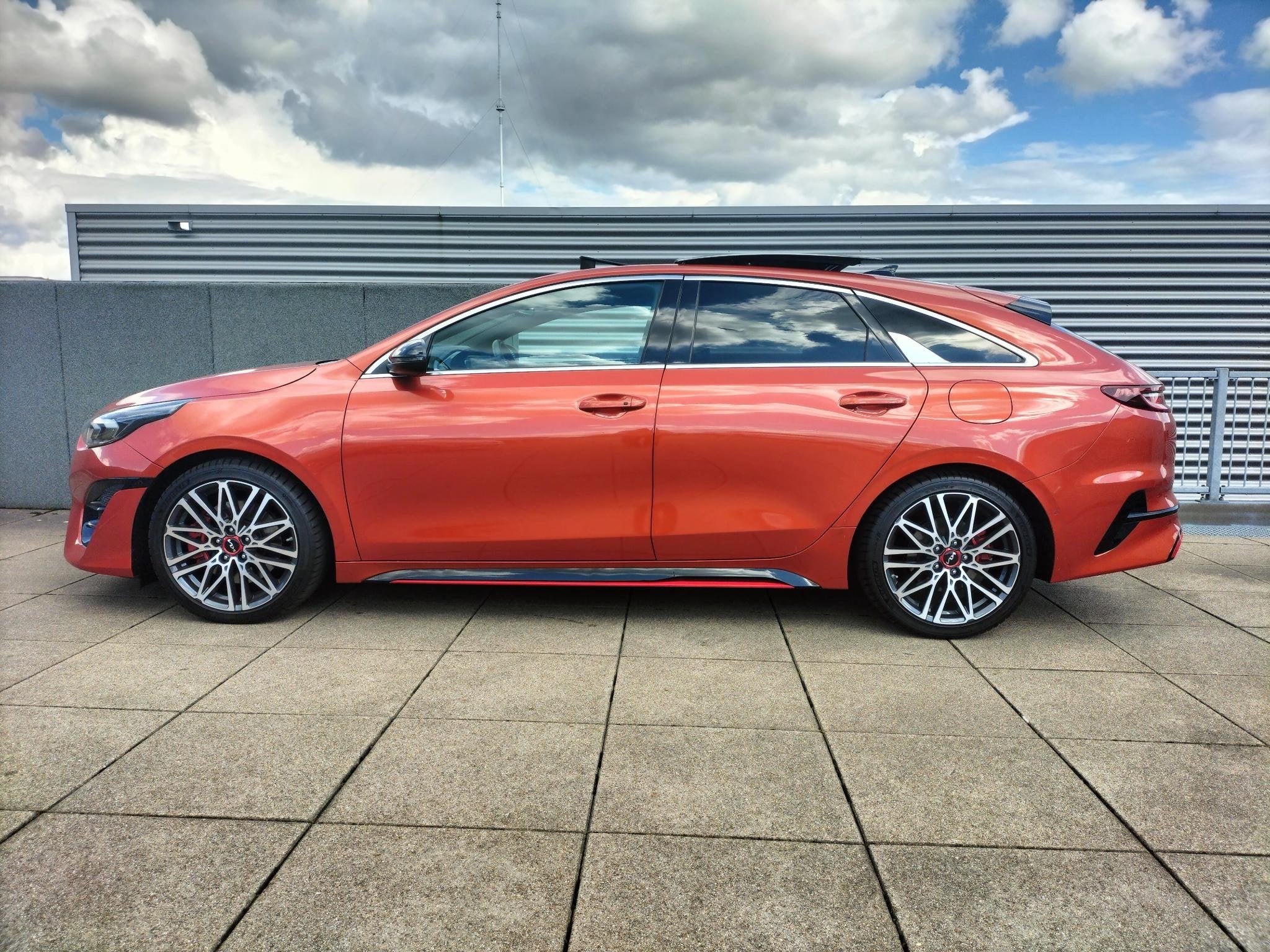 Kia ProCeed 1.6 T-GDi GT 204PK / Schuifdak / Trekhaak / JBL, Auto's, Kia, 15 km/l, Gebruikt, Leder, Geïmporteerd