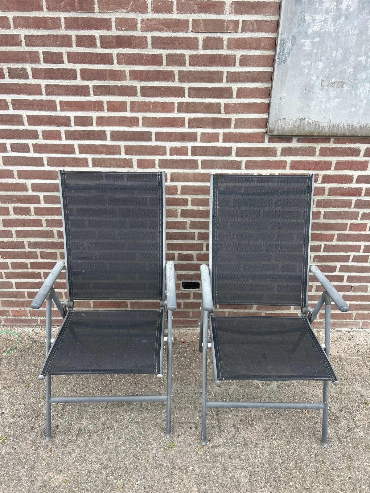 2x Verstelbare Tuinstoelen - Grijs/Zwart, Tuin en Terras, Ophalen, Gebruikt, Metaal, Inklapbaar