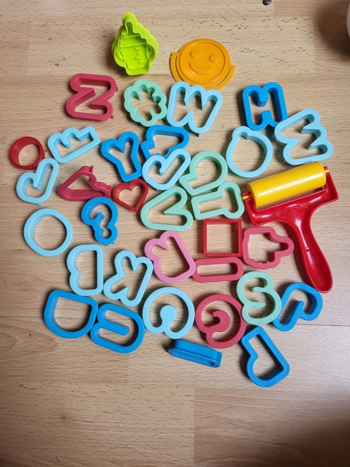 Klei uitstekers en roller - Letters en figuren, Ophalen of Verzenden, Gebruikt, Knutselen